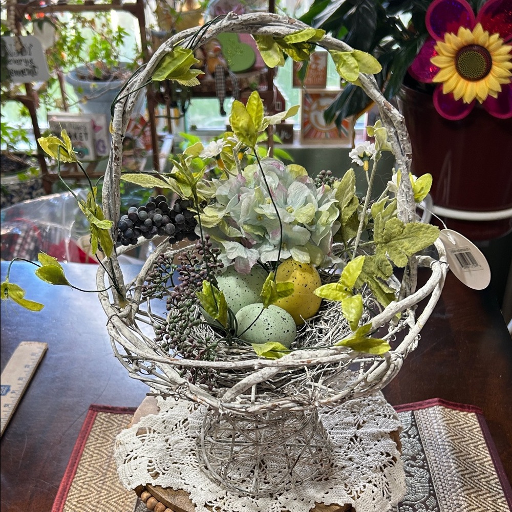 National Tree Company Bird Nest w/Eggs in Tree Twig Basket Decor Easter NWT